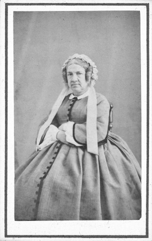 Photographies de famille. - Album de la famille de Courtois, sur cinq générations.