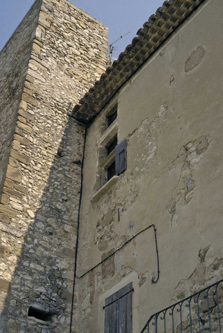 Rousset-les-Vignes.- Le château.