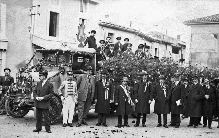 Camion décoré de la fête des Laboureurs de 1924.