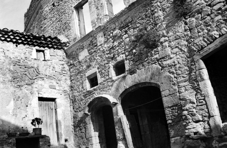 La Bégude-de-Mazenc.- Ancien palais de justice seigneurial à Châteauneuf.