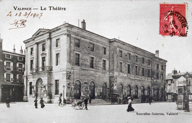 Le théâtre de la ville.