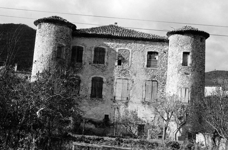 Lachau.- Le château.