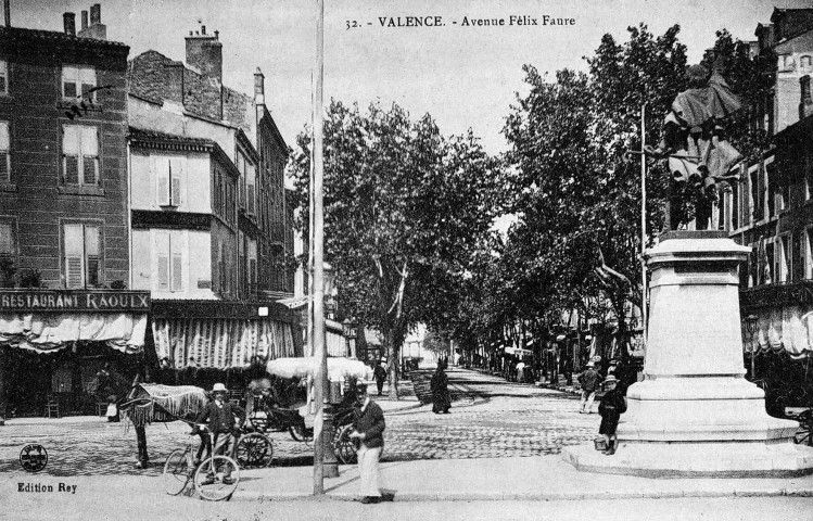 Valence.- L'actuelle avenue Pierre Sémard.