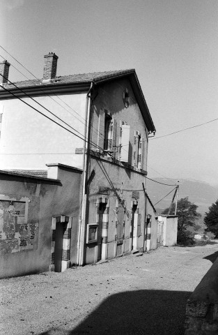 Montclar-sur-Gervanne.- La mairie et l'école.