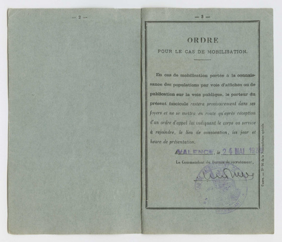 Vie militaire. - Mobilisation : fascicule (1936), obligations militaires : titre de libération (1937), citation : ordre du régiment (1918), permission : correspondance, titre (1917).