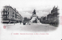 Le monument d’Émile Augier (1897) place de la République.
