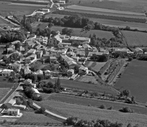 Vue aérienne du village.