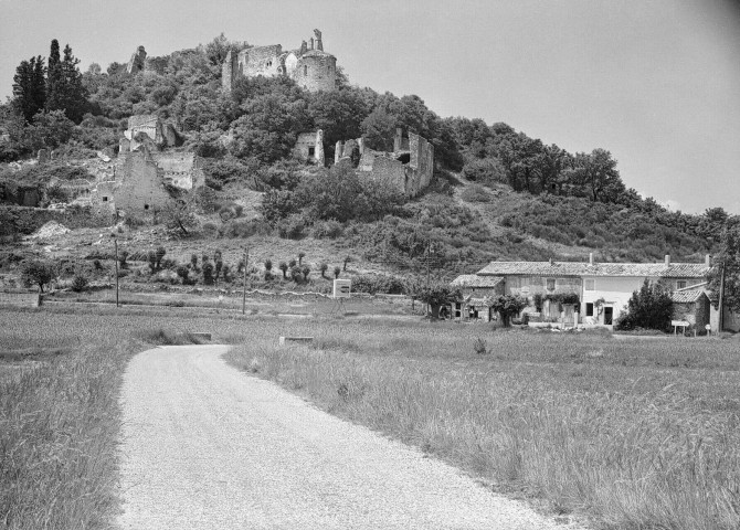 La Bâtie-Rolland. - Le vieux village du XIVe siècle.