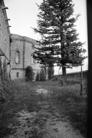 Rochegude. - La façade nord du château.