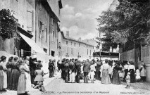 Donzère.- Procession de la Fête-Dieu.