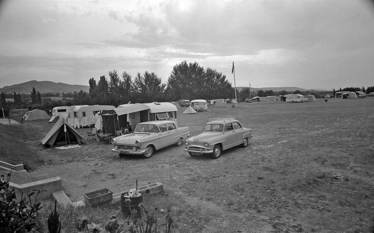 La Bégude-de-Mazenc. - Le camping.