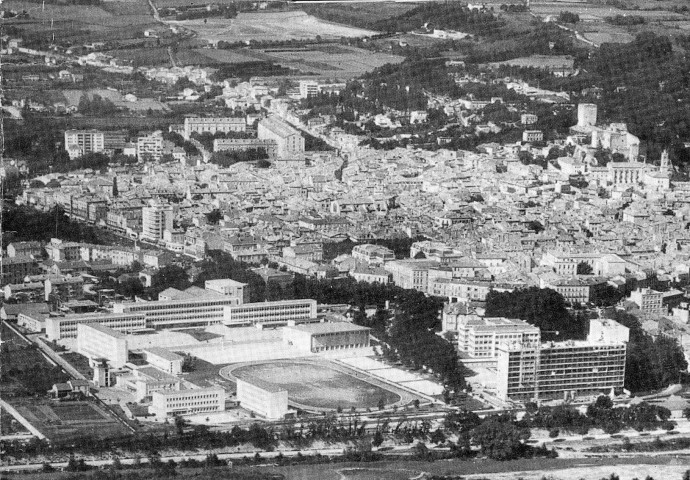 Vue aérienne de la ville.