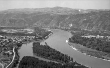 La Roche-de-Glun. - Vue aérienne du village et du Rhône.