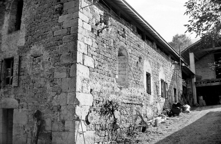 Bouvante. - Façade sud de la chapelle de l'ancienne correrie de la Chartreuse de Bouvante-le-Bas.