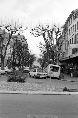 Valence.- L'avenue Pierre Sémard.