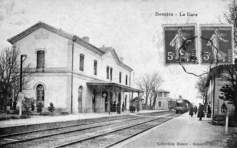 Donzère.- La gare.