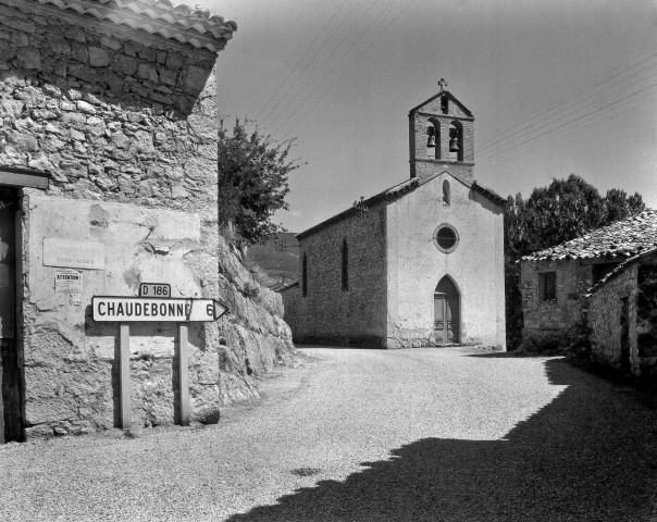 Saint-Ferréol-Trente-Pas.- L'église Saint-Ferréol.