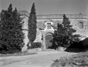 Rochegude.- L'entrée du château