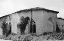 Châteauneuf-de-Galaure.- Le chevet de la chapelle Saint-Pierre de l'ancien prieuré de Cordeliers, au hameau de Charrières.