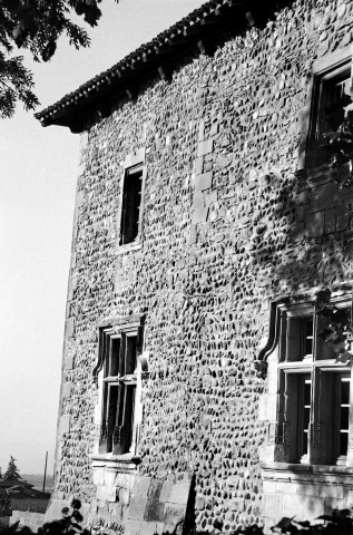 Chanos-Curson.- Façade est de la maison forte de Conflans.