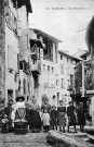 Romans-sur-Isère.- Personnages rue Rochefort.