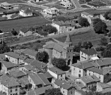 Mours-Saint-Eusèbe.- Vue aérienne du village et de l'église Notre-Dame.