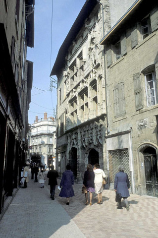 Valence.- Les premières rues piétonnes.