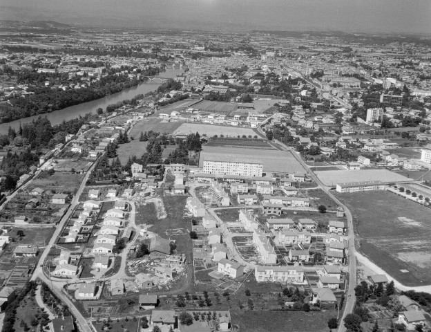 Romans-sur-Isère.- Vue aérienne du quartier de la Monnaie.