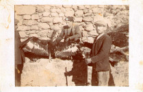 Aigle tuait par Amédée Arnaud en janvier 1925, de gauche à droite Plumel, Fernand Ronat et Amédée Arnaud.