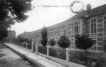 Le lycée Émile Loubet.