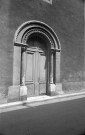 Valence.- Porte latérale de l'église Saint-Jean.