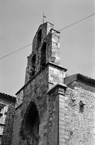 Rousset-les-Vignes.- Le porche et le clocher de l'église Saint-Mayeul.