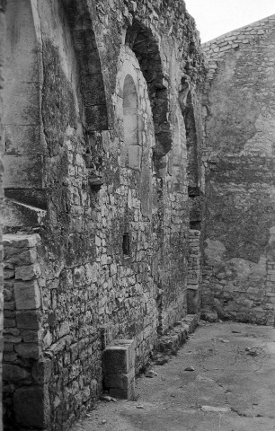 Marsanne. - Le mur sud de la nef de l'ancienne église Saint-Félix.