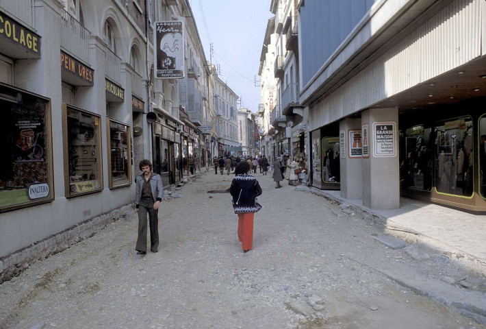 Valence.- Les premières rues piétonnes.