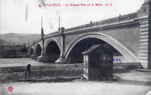 Le pont sur le Rhône.