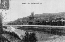 Crest.- La ville vue des bords de la Drôme.