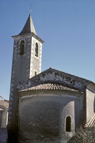 Saint-Maurice-sur-Eygues.- Le chevet et le clocher de l'église.