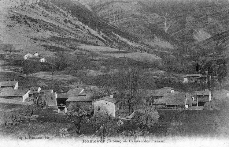 Le hameau des Planeaux.