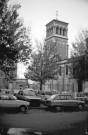 Valence. - Place des Ormeaux et le clocher de la cathédrale Saint-Apollinaire.