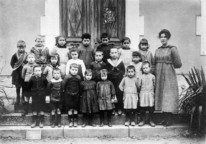 Cléon d'Adran.- Élèves de l'école maternelle.