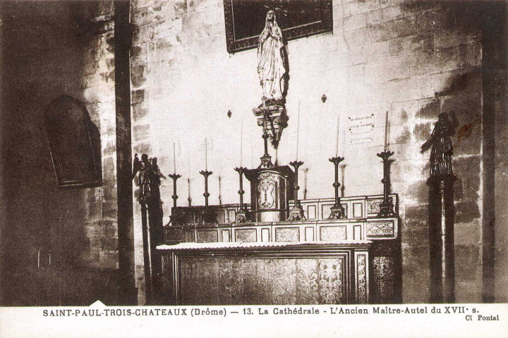 L'ancien maître autel de la cathédrale Notre-Dame-et-Saint-Paul.