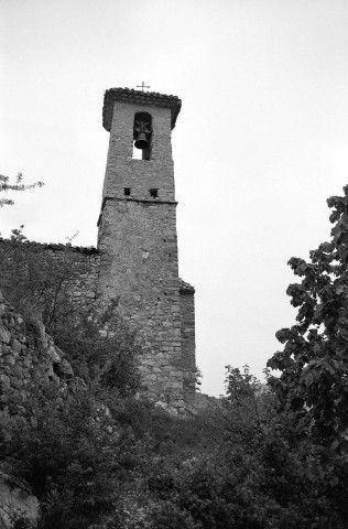Rochebrune. - La face sud du clocher de l'église Saint-Michel.