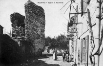 Aouste-sur-Sye. - Vue des ruines des remparts.