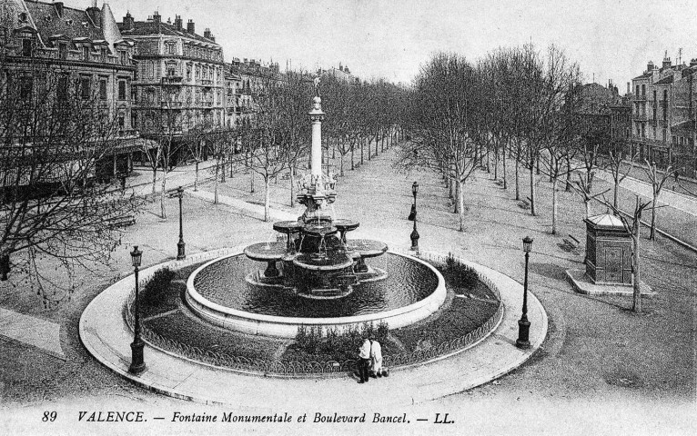 Valence.- La Fontaine Monumentale (1887).