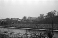 Saint-Vallier.- Les abords du château.