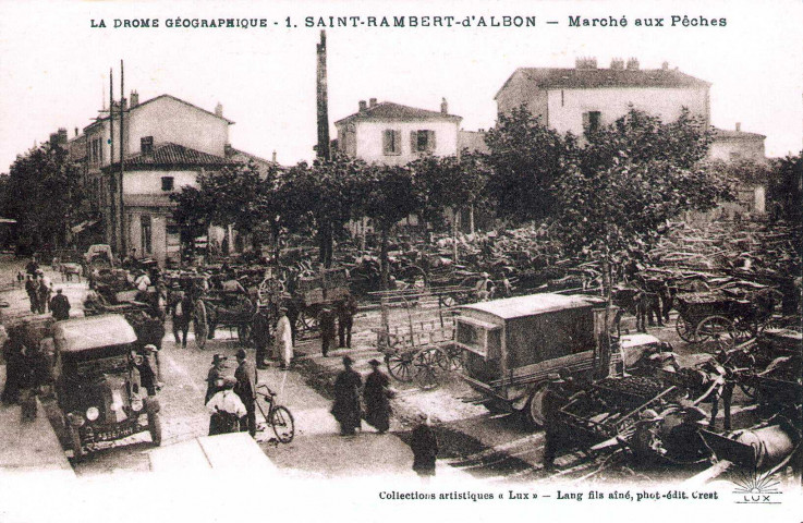 Marché aux pêches sur l'actuelle place Gaston Oriol.