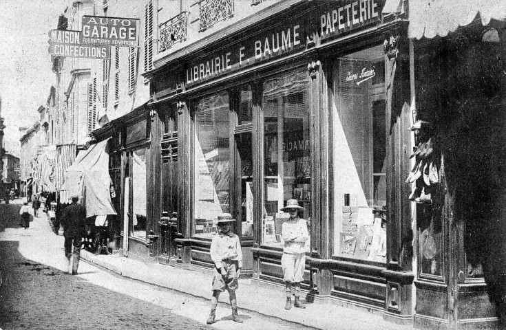 Montélimar.- La librairie Baume, 99 Grande Rue l'actuelle rue Pierre Julien.