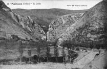 Plaisians.- Le défilé.