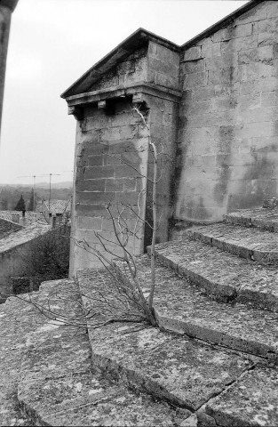 Saint-Restitut. - Détail de la couverture du chevet de l'église Saint-Restitut, avant travaux.