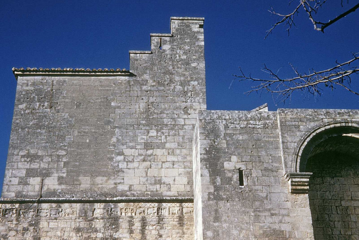 Saint-Restitut.- Détail de l'église.